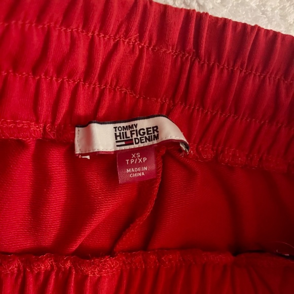 Tommy Hilfiger shorts - Picture 2 of 3